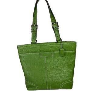 Coach Vibrant Green Leather Shoulder Bag 🍋‍🟩💚